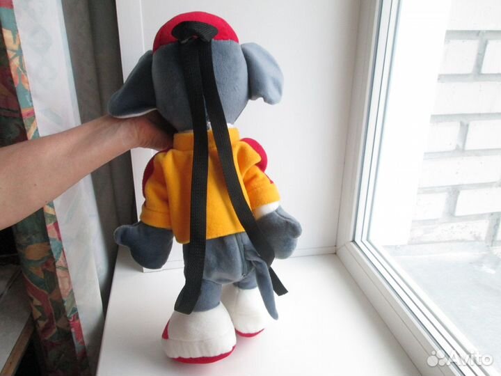 Мягкая игрушка-рюкзачок