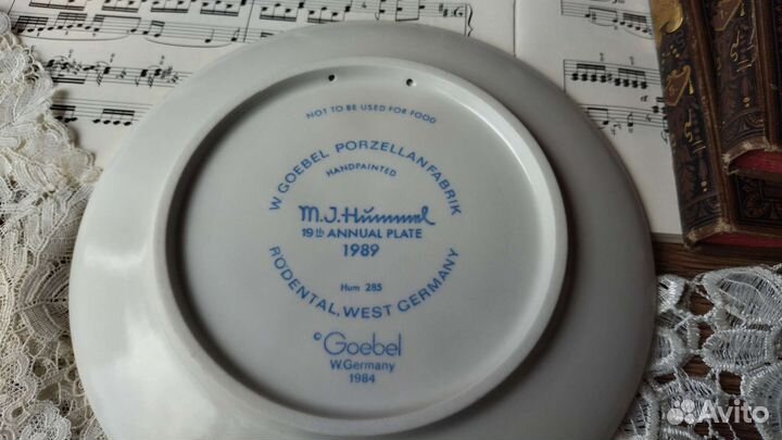 Тарелка декоративная Goebel 1989 