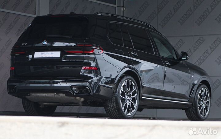 BMW X7 3.0 AT, 2024, 10 км