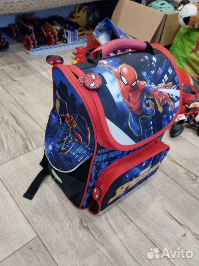 Школьный рюкзак