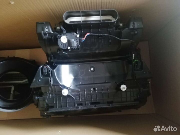 Корпус распределителя кондиционера BMW G20, G01, G
