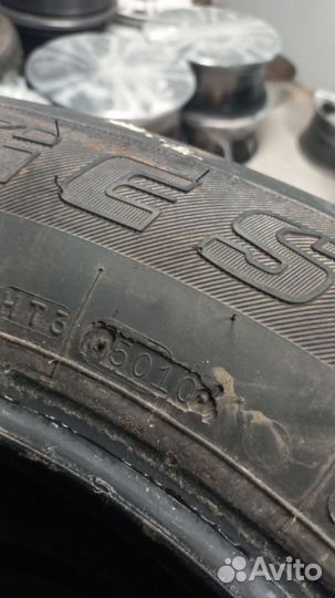 Bridgestone Dueler H/T 245/65 R17