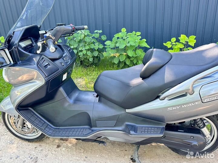 Suzuki Burgman (SkyWave) 650, 2011