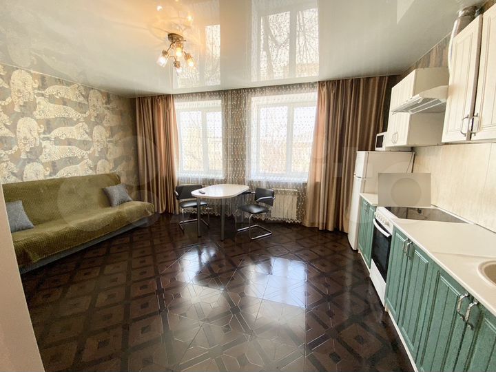 2-к. квартира, 50 м², 3/3 эт.