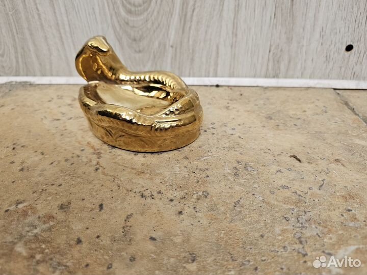 Уникальная пепельница 'Кобра'. Бесплатная доставк