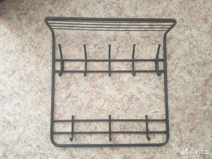 Вешалка настенная металлическая