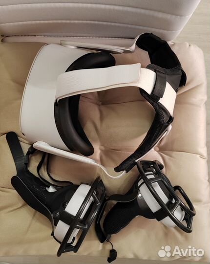 VR шлем Oculus Quest 2 с объемом памяти 128 гб