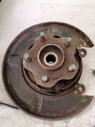 Ступица заднего моста в сборе правая Nissan