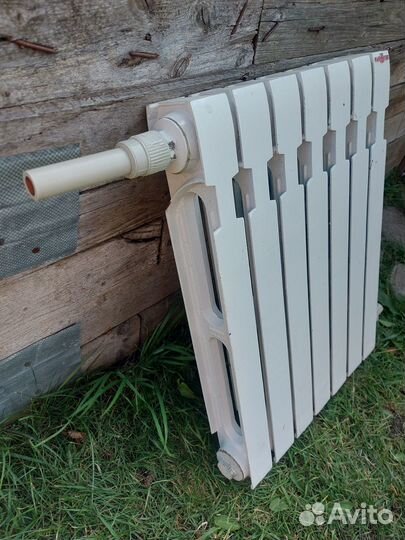 Чугунный радиатор отопления (7 секций)
