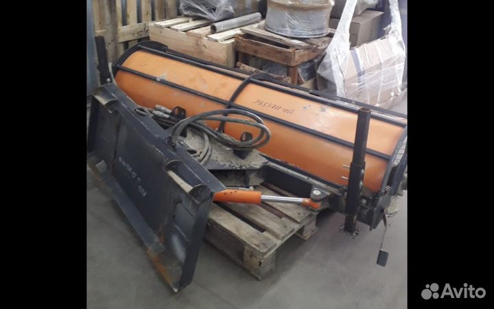 Мини-погрузчик Уралвагонзавод ПУМ-500, 1999