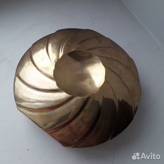 Винтажная бронзовая ваза