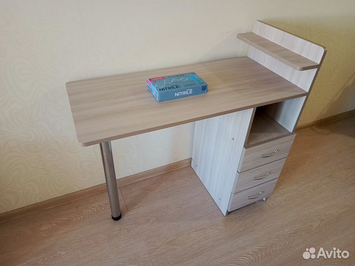 Столик для маникюра бу