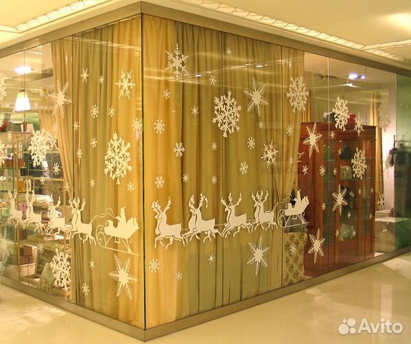 Оформление витрин и окон к Новому году