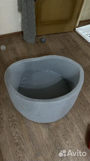 Сухой бассейн с шариками