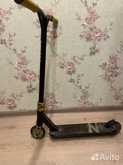 Трюковой самокат nollie