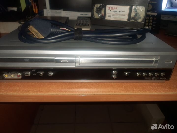 DVD VHS Combo проигрыватель Lg Ds 586w(б у