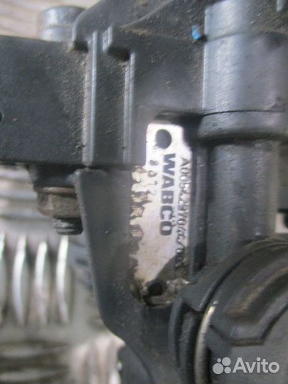 Клапан управления давлением Mercedes-Benz A0054297