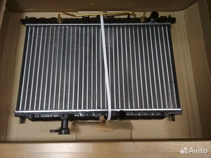 Радиатор охлаждения двигателя Kia Rio 2