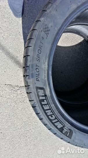 Michelin Pilot Sport 4 275/40 R19 105Y