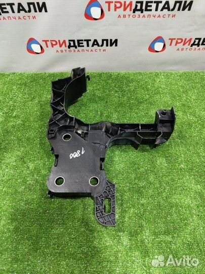 Крепление фары переднее правое Renault Megane