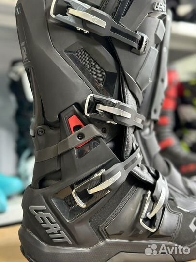 Шарнирные Мотоботы Leatt 5.5. черные