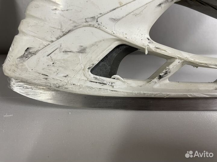 Коньки хоккейные