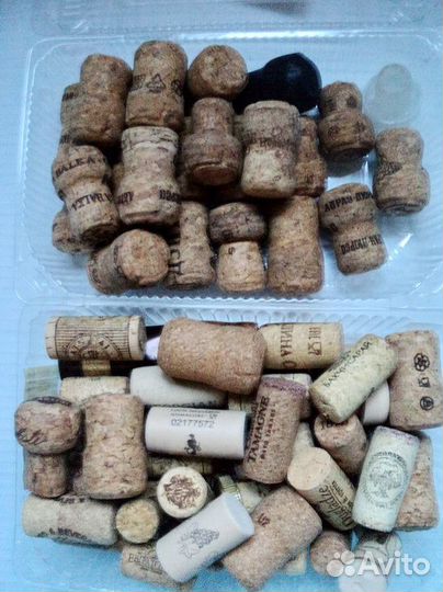 Кроненпробки, плакетки, пробки и открывалки