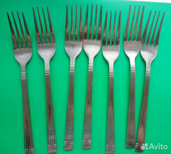 Ложки, вилки. ножи, штопор. Состояние нового