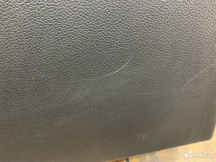 Kia Ceed Крышка (дверца) бардачка