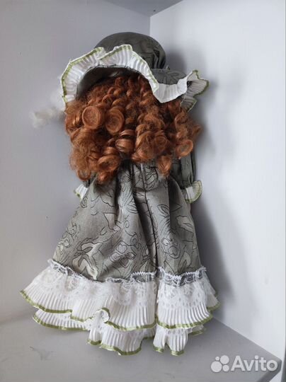 Кукла фарфоровая коллекционная