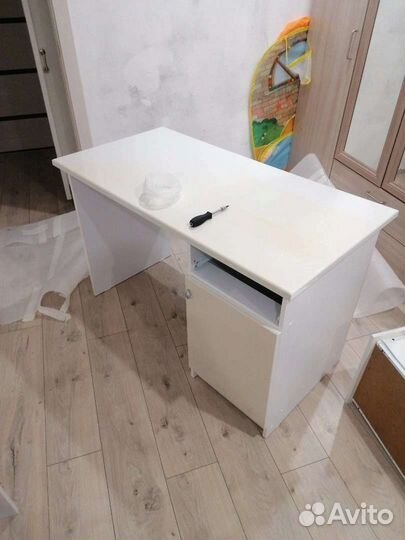 Письменный стол