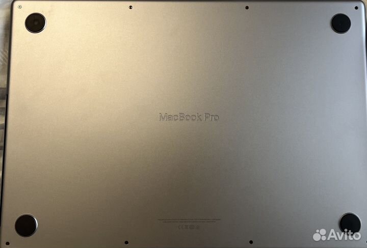 Apple MacBook M1 Pro