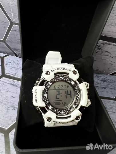Часы casio g shock 5600 белые