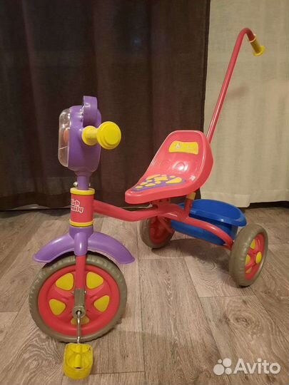 Трехколесный велосипед с ручкой