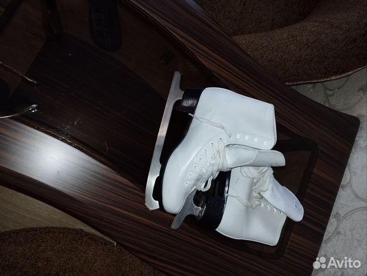 Коньки фигурные