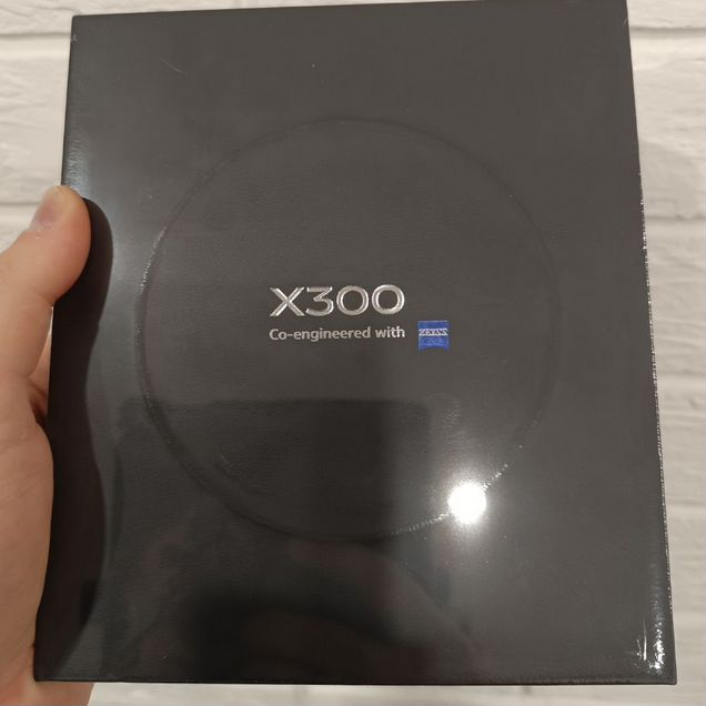 vivo X300, 16/512 ГБ, SIM + eSIM