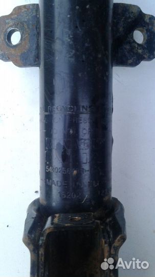 Амортизаторы 2шт. на Duster с пыльниками