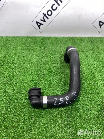 Патрубок системы охлаждения Mercedes-Benz