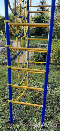 Спортивный уличный тренажер