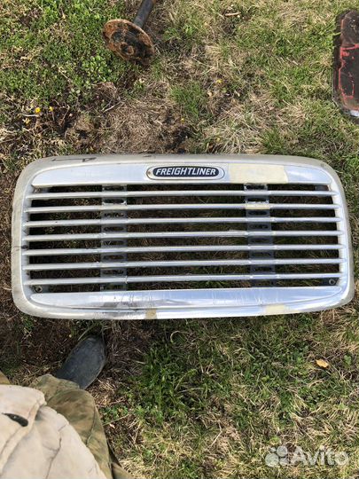 Freightliner решетка радиатора