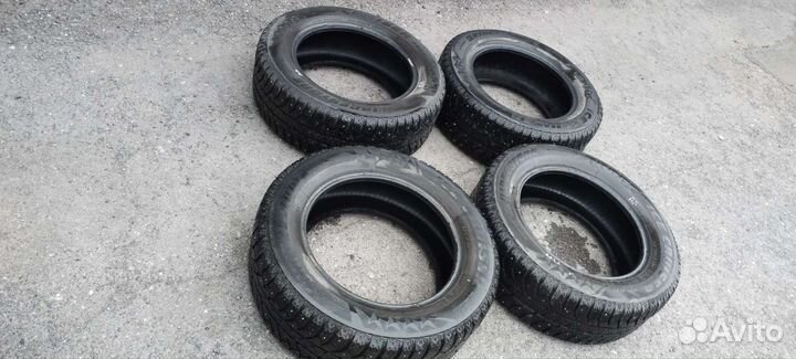 Bridgestone Ice Cruiser 7000 215/60 R16