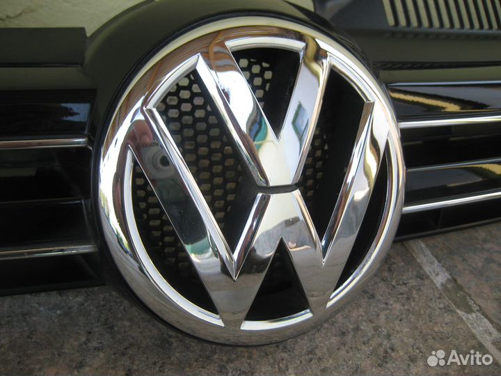 Решетка радиатора VW Golf VI