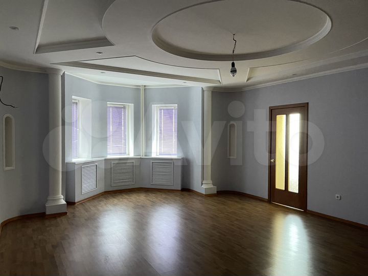 3-к. квартира, 145 м², 1/7 эт.