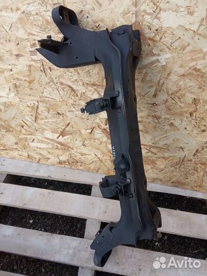 Балка передняя подмоторная Mitsubishi IO