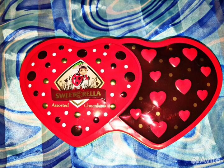 Жестяные банки, чайные коробки