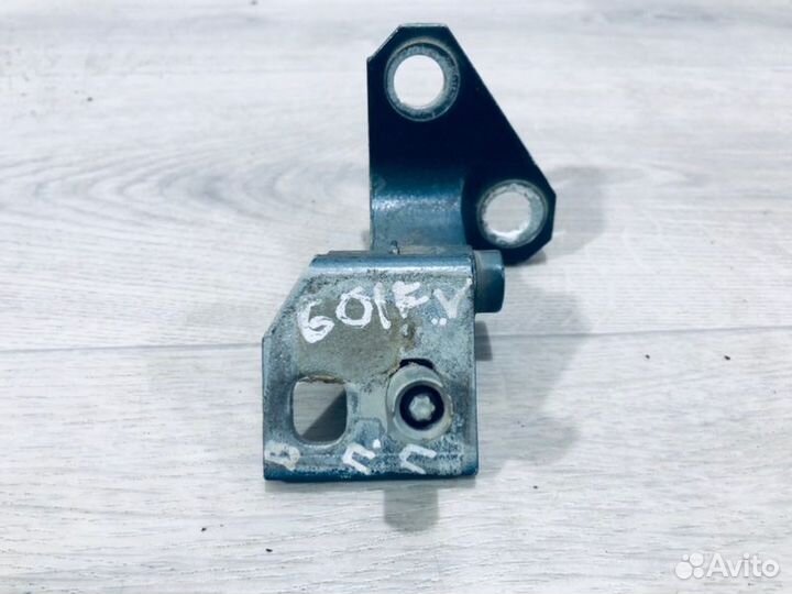 Петля двери передняя правая Renault Logan седан