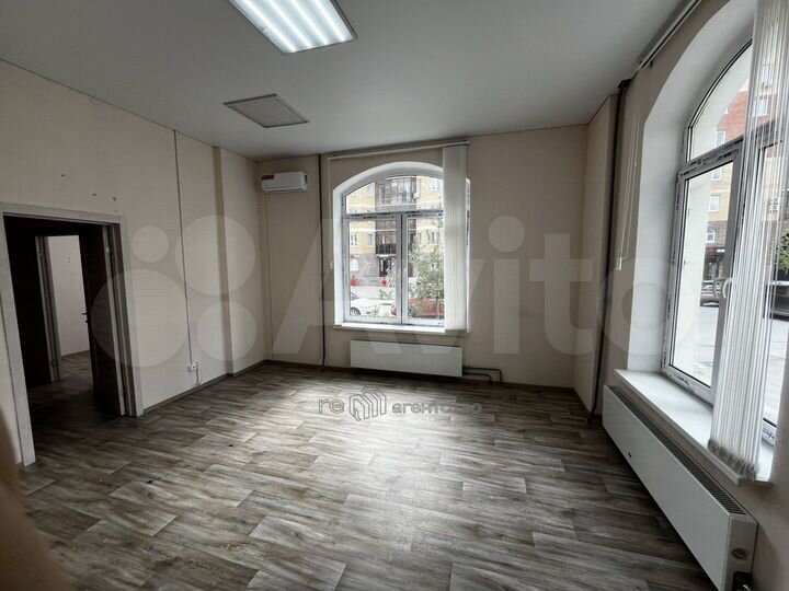 Офис с парковкой