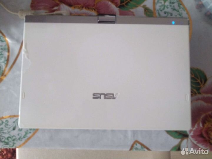Нетбук Asus Eee PC T101MT