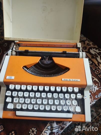 Печатная пишущая машинка