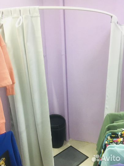 Примерочная угловая со шторами (дуга)